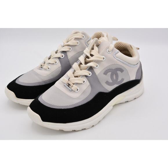 Chanel Size 37 Sneaker Trainer Black Suede Gray CC Interlocking G33726 Used - Picture 1 of 16